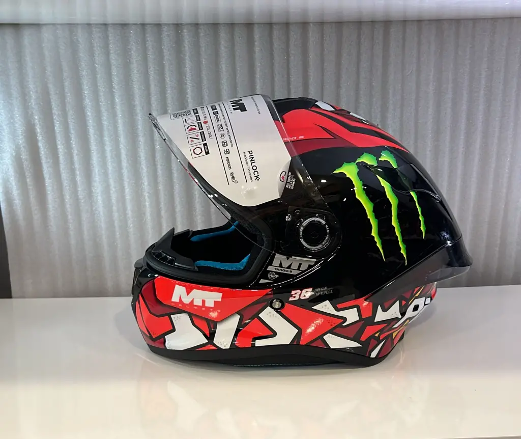 MT HELMETS TARGO S PIQUERAS B5 PARLAK KIRMIZI KAPALI MOTOSİKLET KASKI 3 MT HELMETS TARGO S PIQUERAS B5 PARLAK KIRMIZI KAPALI MOTOSİKLET KASKI - Görsel 3