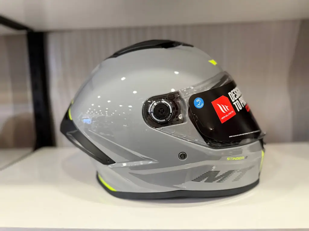 MT HELMETS STINGER A12 PARLAK NARDO GRİ MOTOSİKLET KASKI 4 MT HELMETS STINGER A12 PARLAK NARDO GRİ MOTOSİKLET KASKI - Görsel 4